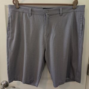 TRAVIS MATHEW Shorts Size 40 Gray with Thin Stripe Pattern Polyester and Spandex